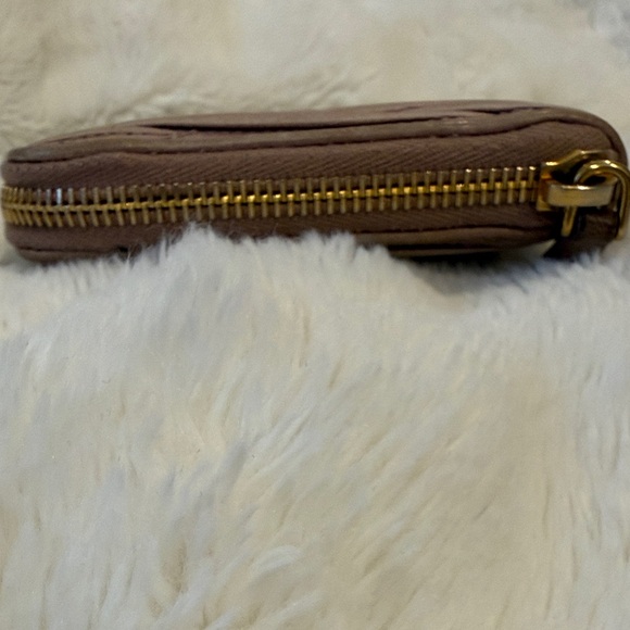 Miu Miu Matelasse Zippy Wallet - Picture 3 of 9